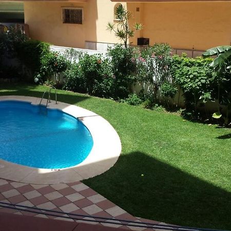 Beautiful Apartment In Third Line Beach Boliches 푸엔히롤라 외부 사진