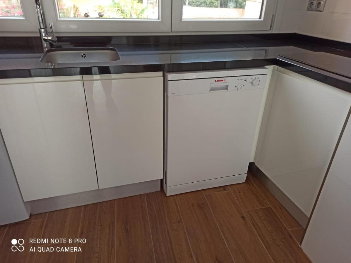 Beautiful Apartment In Third Line Beach Boliches 푸엔히롤라 외부 사진