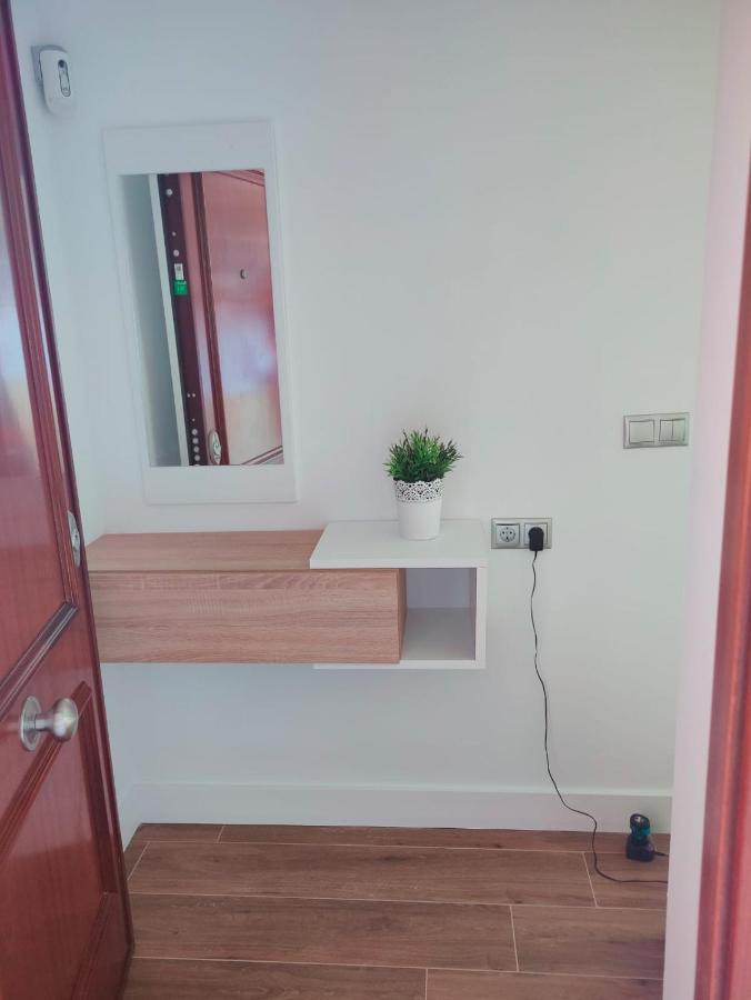 Beautiful Apartment In Third Line Beach Boliches 푸엔히롤라 외부 사진