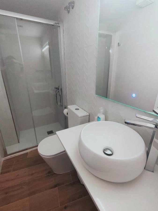 Beautiful Apartment In Third Line Beach Boliches 푸엔히롤라 외부 사진